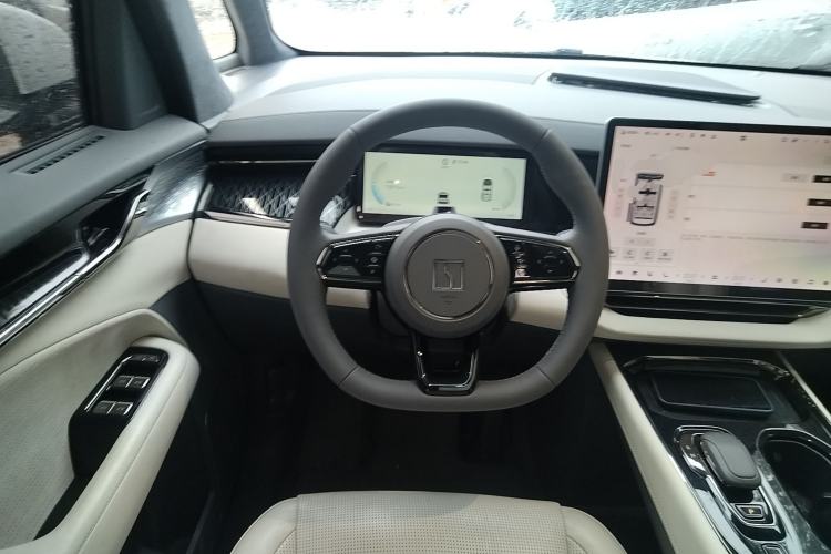Used Zeekr 009 2022 WE Edition Steering Wheel