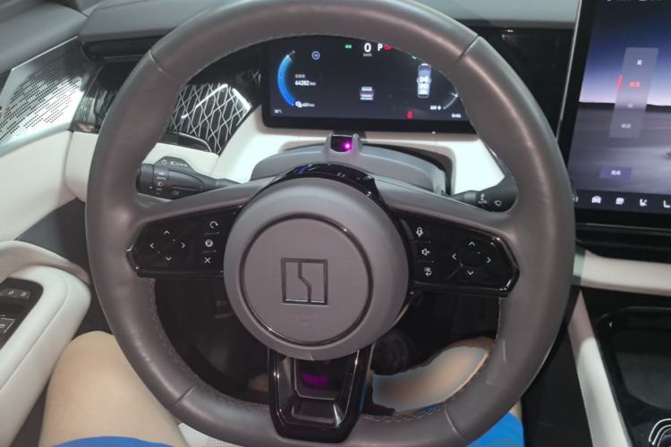 Used Zeekr 009 2022 WE Edition Steering Wheel