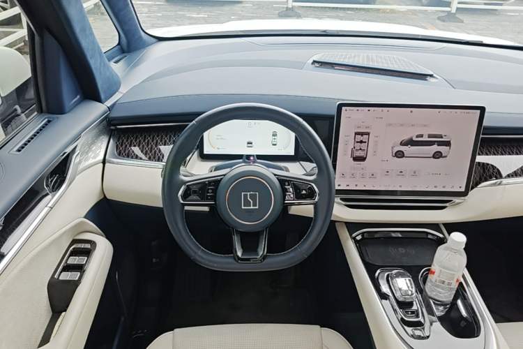 Used Zeekr 009 2022 ME Edition Steering Wheel