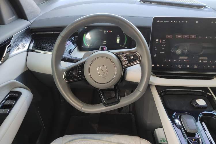 Used Zeekr 009 2022 ME Edition Steering Wheel