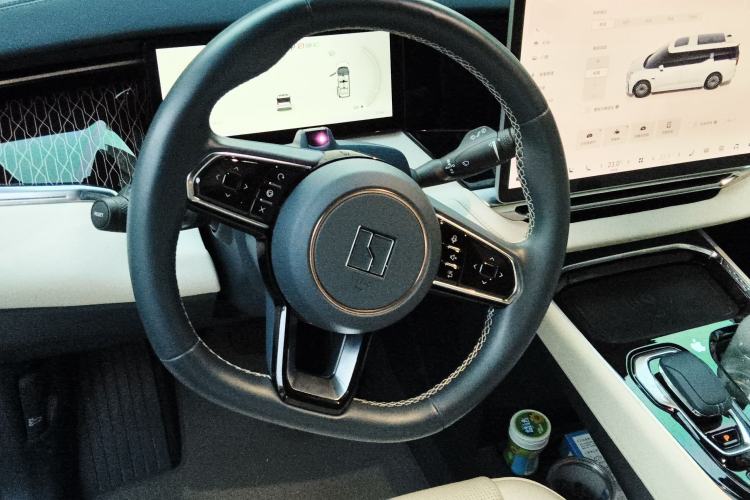 Used Zeekr 009 2022 WE Edition Steering Wheel