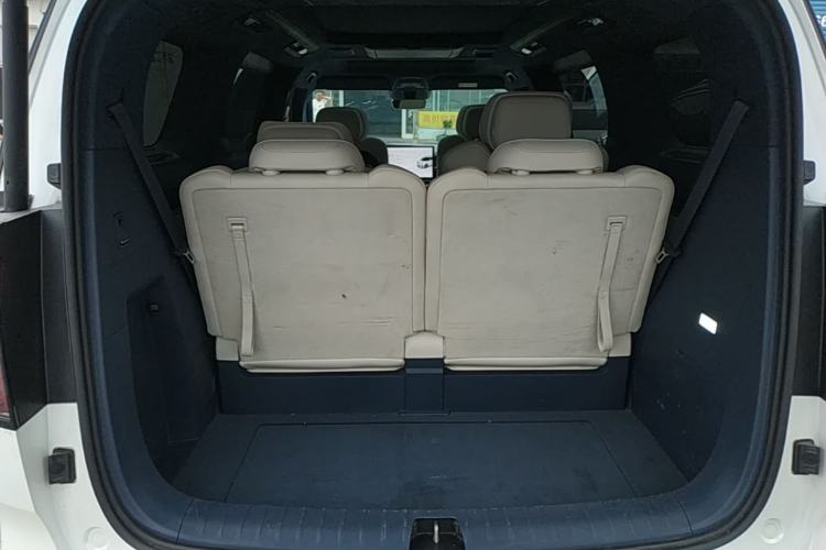 Used Zeekr 009 2022 WE Edition Trunk