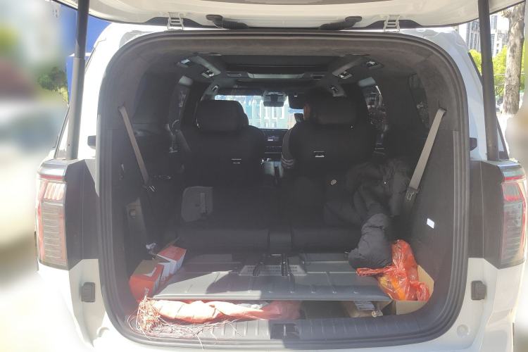 Used Zeekr 009 2022 WE Edition Trunk
