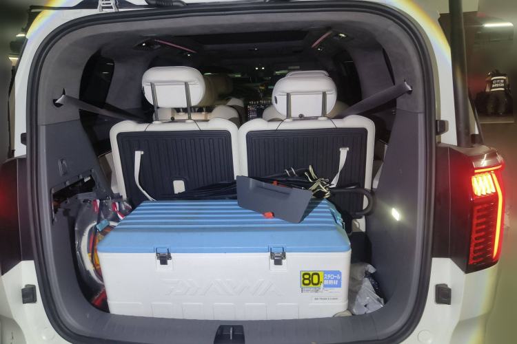 Used Zeekr 009 2022 WE Edition Trunk
