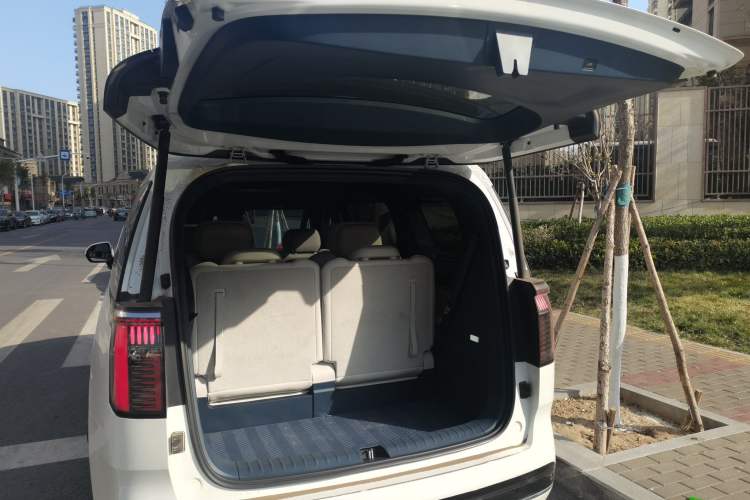 Used Zeekr 009 2022 ME Edition Trunk