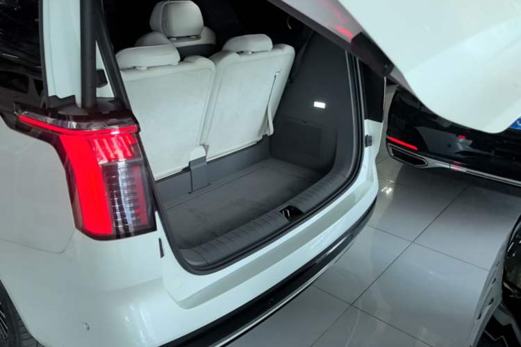Used Zeekr 009 2022 WE Edition Trunk