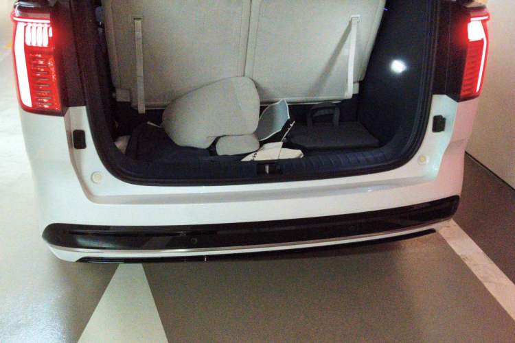Used Zeekr 009 2022 ME Edition Trunk