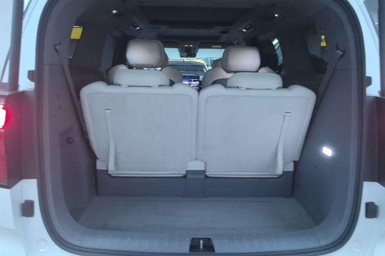 Used Zeekr 009 2022 WE Edition Trunk