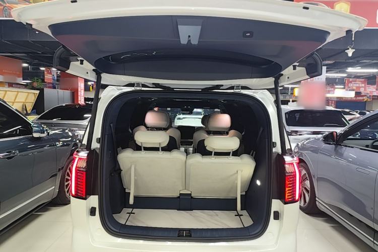 Used Zeekr 009 2022 WE Edition Trunk