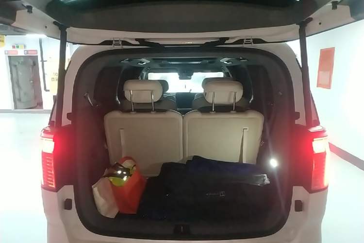 Used Zeekr 009 2022 WE Edition Trunk
