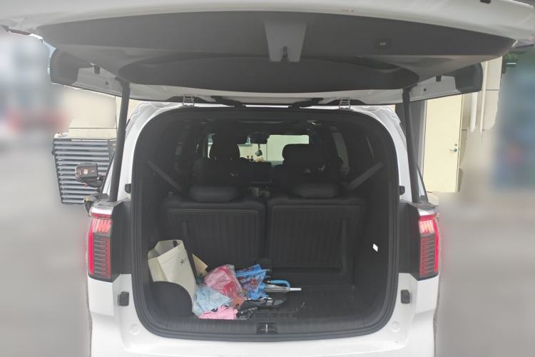 Used Zeekr 009 2022 WE Edition Trunk
