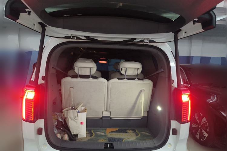 Used Zeekr 009 2022 Revised Model ME Edition Trunk