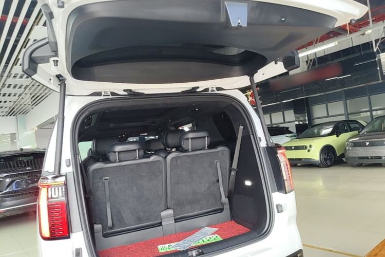 Used Zeekr 009 2022 WE Edition Trunk