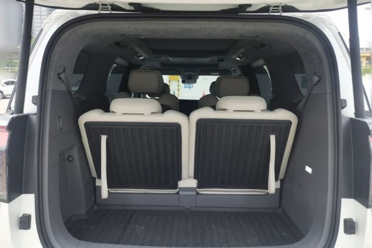 Used Zeekr 009 2022 WE Edition Trunk
