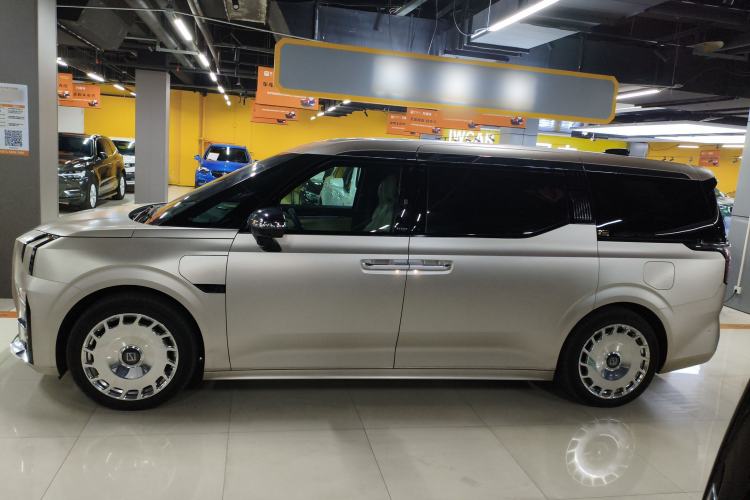 Used Zeekr 009 2022 WE Edition Exterior 3