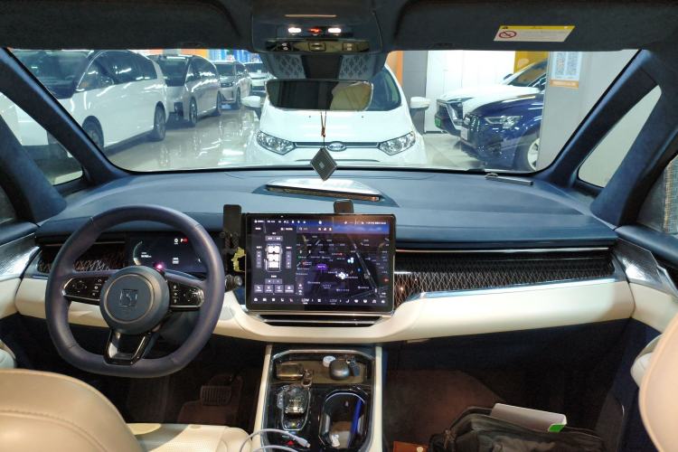 Used Zeekr 009 2022 WE Edition Interior 2