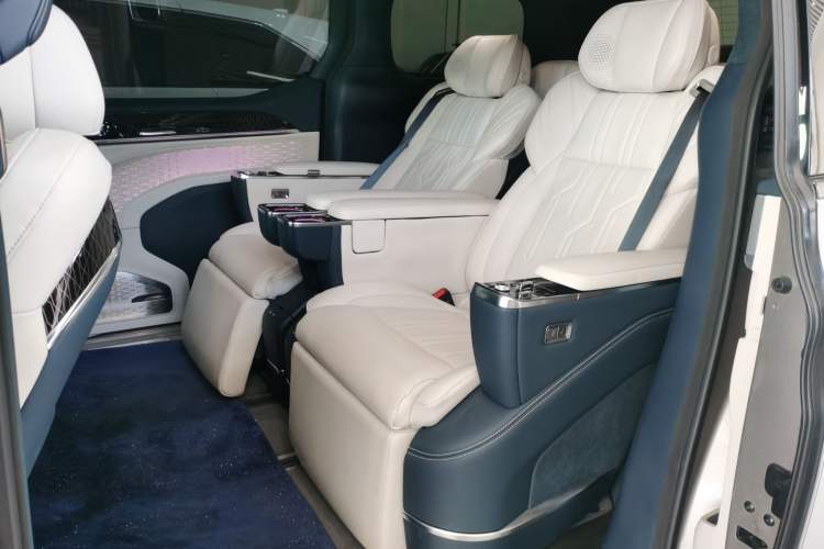 Used Zeekr 009 2022 WE Edition Left Rear Seat