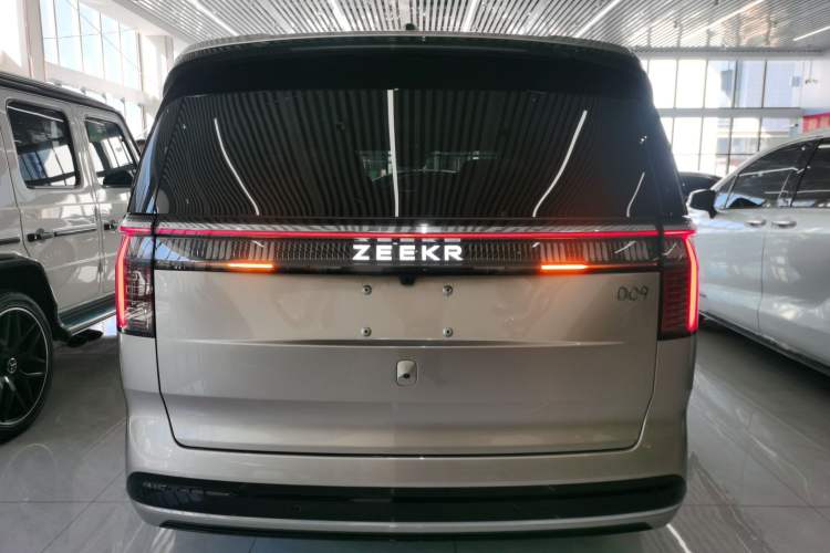 Used Zeekr 009 2022 WE Edition Rear