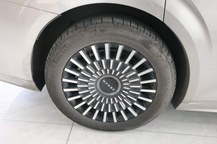 Used Zeekr 009 2022 WE Edition Right Rear Wheel Hub