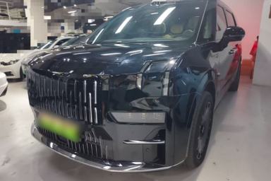 Used Zeekr 009 2024 7-Seater Aisle Version 108 kWh