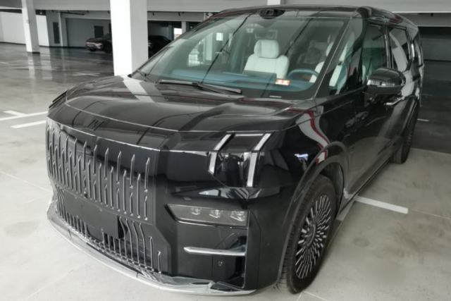 Used Zeekr 009 2024 Six-Seat Executive Version 4WD 108 kWh