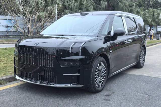 Used Zeekr 009 2024 7-Seater Aisle Version 108 kWh