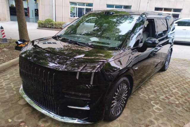 Used Zeekr 009 2024 Six-Seat Executive Version 4WD 108 kWh