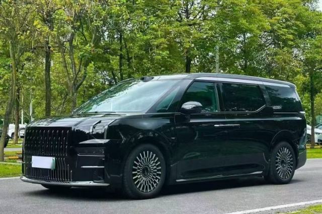 Used Zeekr 009 2024 7-Seater Aisle Version 108 kWh
