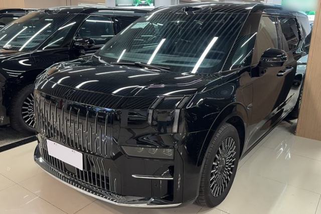 Used Zeekr 009 2024 7-Seater Aisle Version 108 kWh