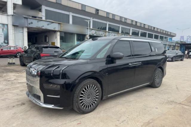 Used Zeekr 009 2024 7-Seater Aisle Version 108 kWh