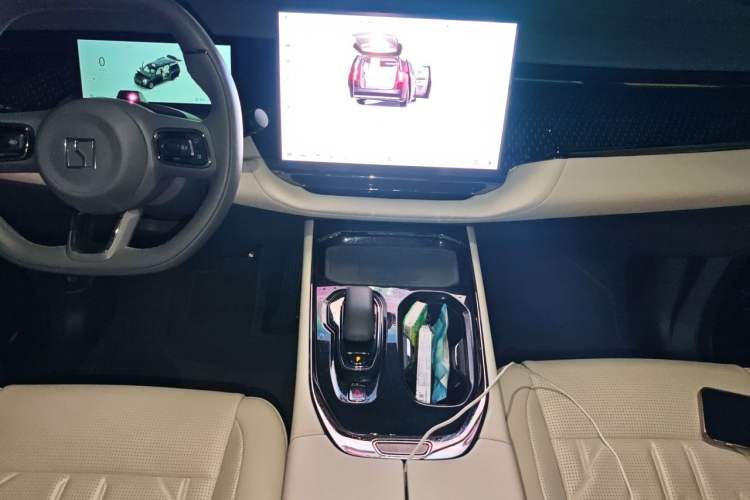 Used Zeekr 009 2024 7-Seater Aisle Version 108 kWh Audio And AC Panel