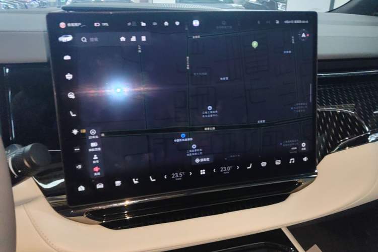Used Zeekr 009 2024 Six-Seat Executive Version 4WD 140 kWh Audio And AC Panel
