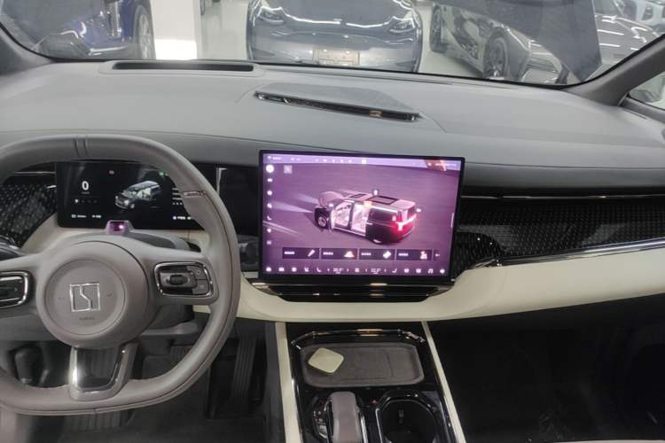 Used Zeekr 009 2024 Six-Seat Executive Version 4WD 108 kWh Audio And AC Panel