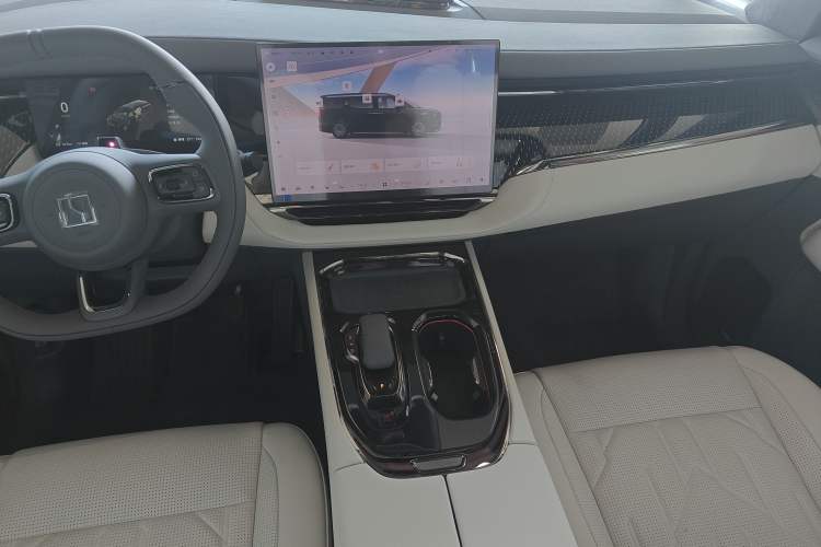 Used Zeekr 009 2024 7-Seater Aisle Version 108 kWh Audio And AC Panel