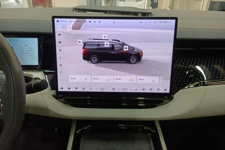 Used Zeekr 009 2024 7-Seater Walk-Through Version Four-Wheel Drive 108 kWh Audio And AC Panel
