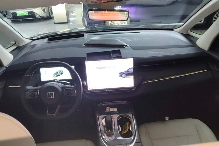 Used Zeekr 009 2024 GAC Trumpchi Heritage Edition Center Console