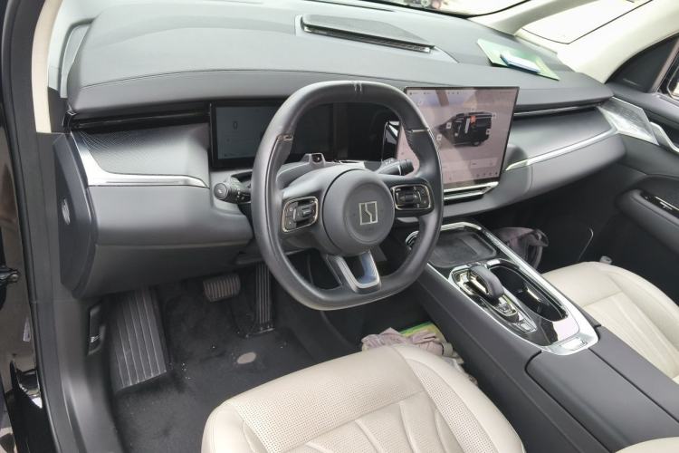 Used Zeekr 009 2024 GAC Trumpchi Center Console