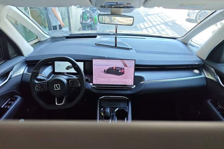 Used Zeekr 009 2024 GAC Trumpchi Center Console
