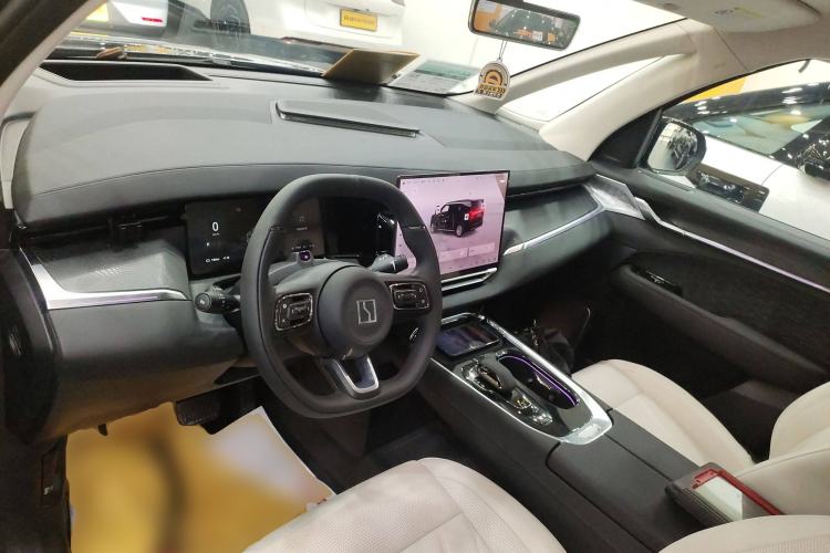 Used Zeekr 009 2024 GAC Trumpchi Center Console