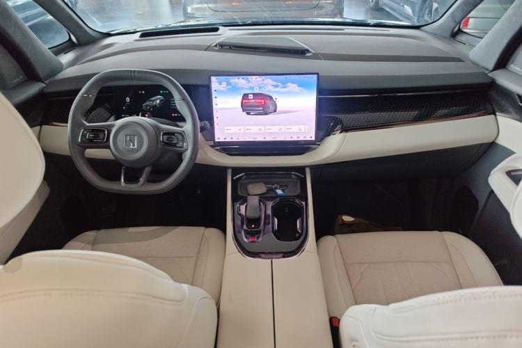 Used Zeekr 009 2024 Six-Seat Executive Version 4WD 108 kWh Center Console