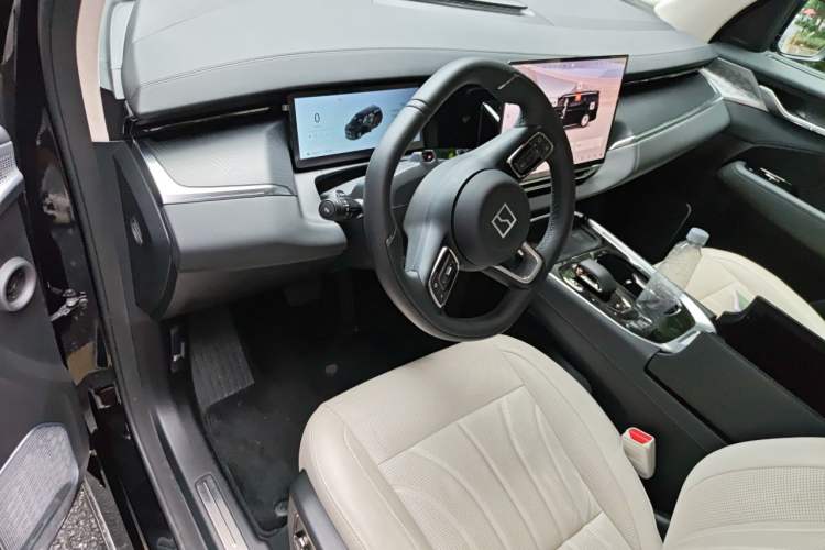 Used Zeekr 009 2024 GAC Trumpchi Center Console