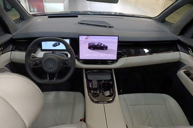 Used Zeekr 009 2024 7-Seater Walk-Through Version Four-Wheel Drive 108 kWh Center Console