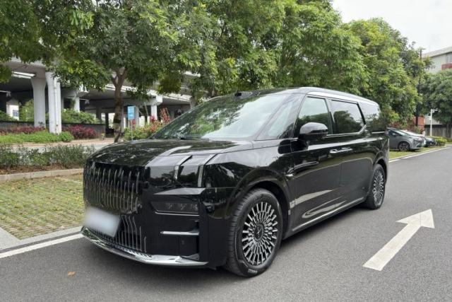 Used Zeekr 009 2024 7-Seater Walk-Through Version Four-Wheel Drive 108 kWh