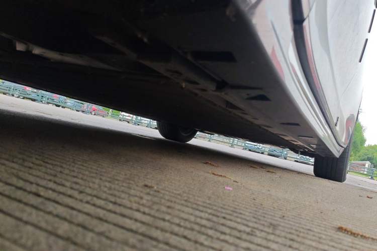 Used Zeekr 009 2024 7-Seater Walk-Through Version Four-Wheel Drive 108 kWh Chassis Front Left