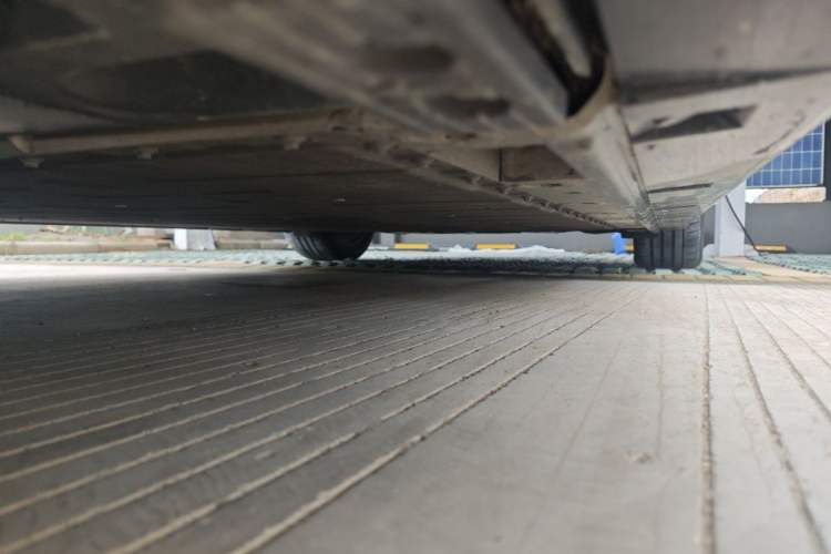 Used Zeekr 009 2024 7-Seater Aisle Version 108 kWh Chassis Front Left