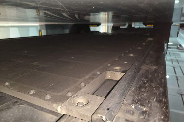 Used Zeekr 009 2024 Six-Seat Executive Version 4WD 108 kWh Chassis Front Right