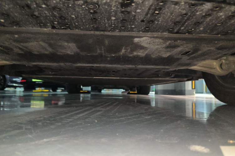 Used Zeekr 009 2024 Six-Seat Executive Version 4WD 108 kWh Chassis Front