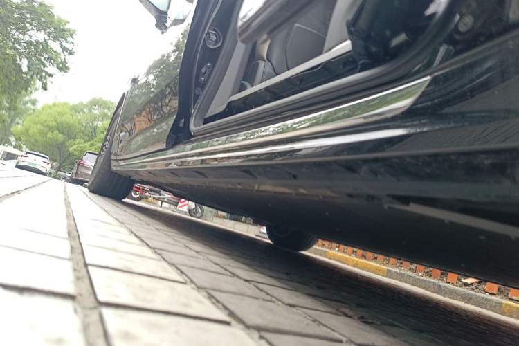 Used Zeekr 009 2024 7-Seater Aisle Version 108 kWh Chassis Rear Left