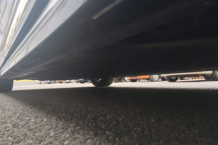 Used Zeekr 009 2024 7-Seater Aisle Version 108 kWh Chassis Rear Left