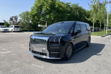 Used Zeekr 009 2024 7-Seater Aisle Version 108 kWh